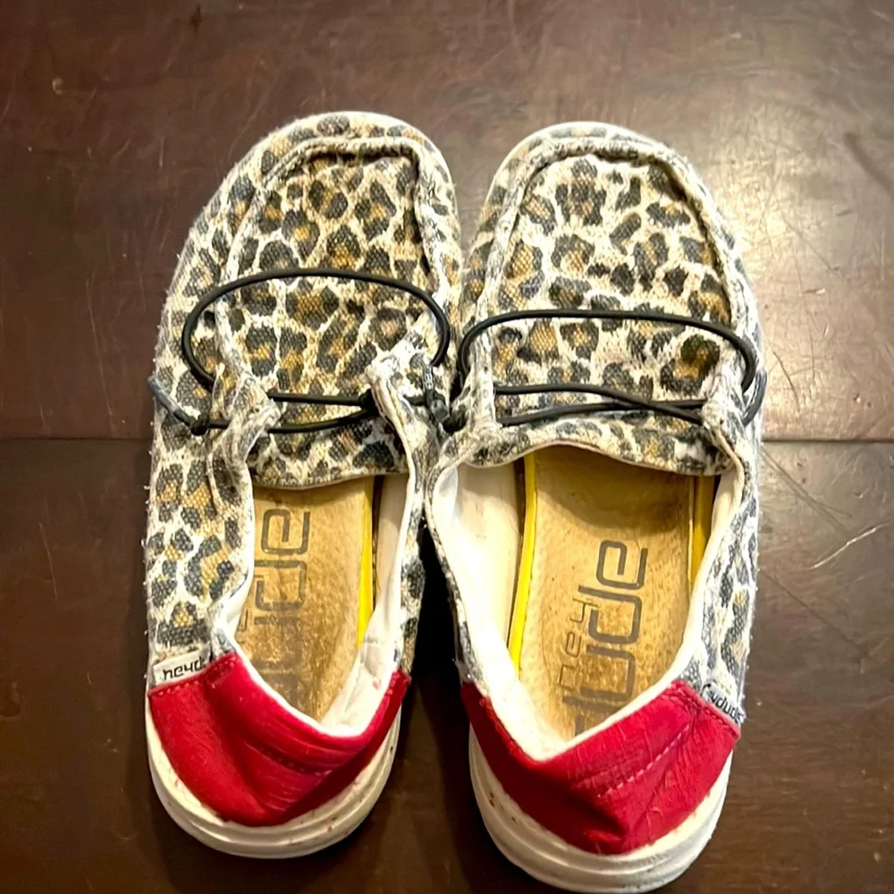 Hey dudes kids cheetah with pink CUTE size 12 - Picture 1 of 6